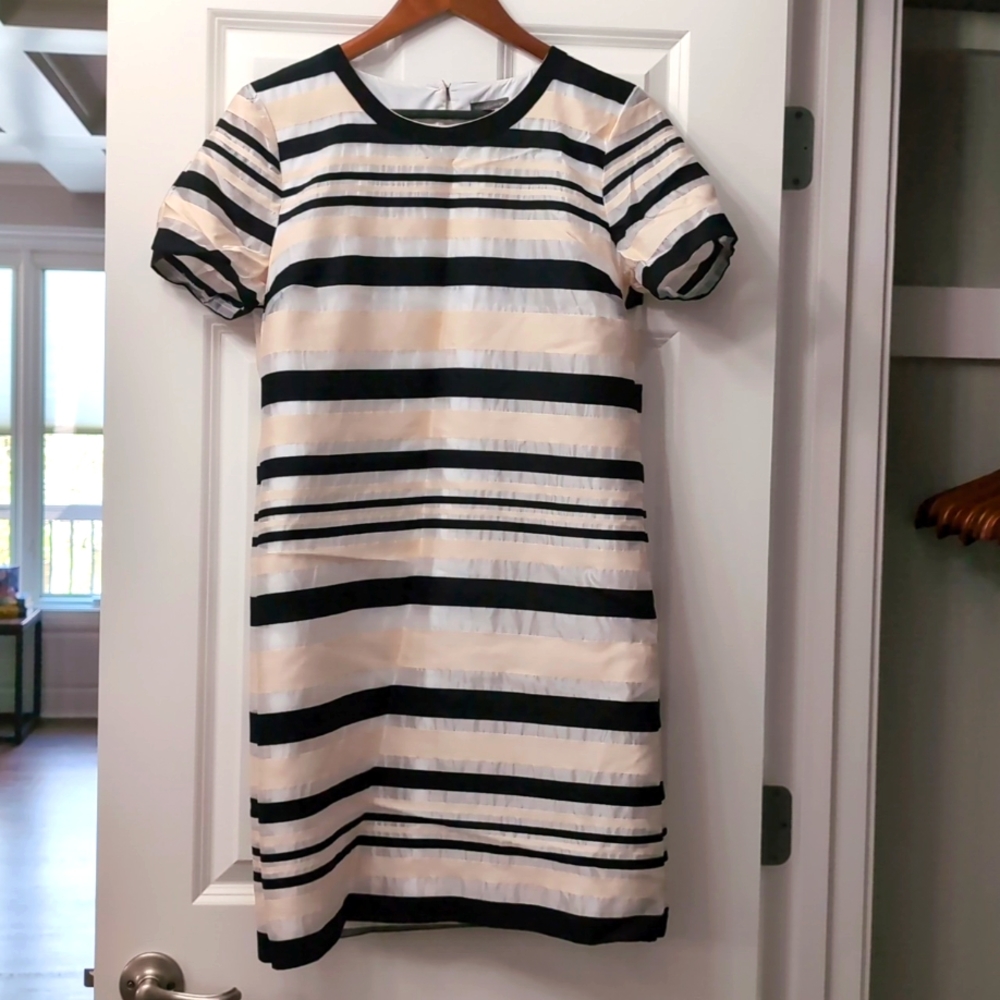 Vince Camuto Short Sleeved Dress